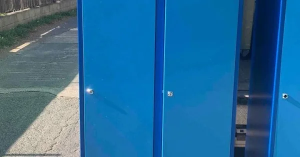 Azonnali szállítás Öltözőszekrény