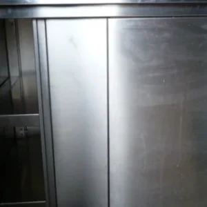 Utolsó esély RM semleges pult tolóajtóval, köztes polccal